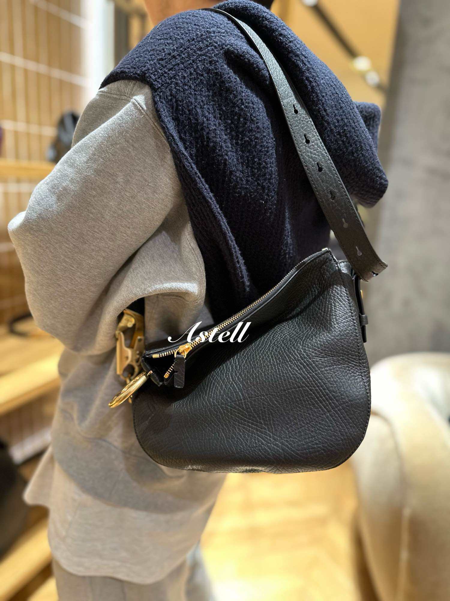 [PRE-ORDER] BURBERRY SMALL KNIGHT BAG 24SS